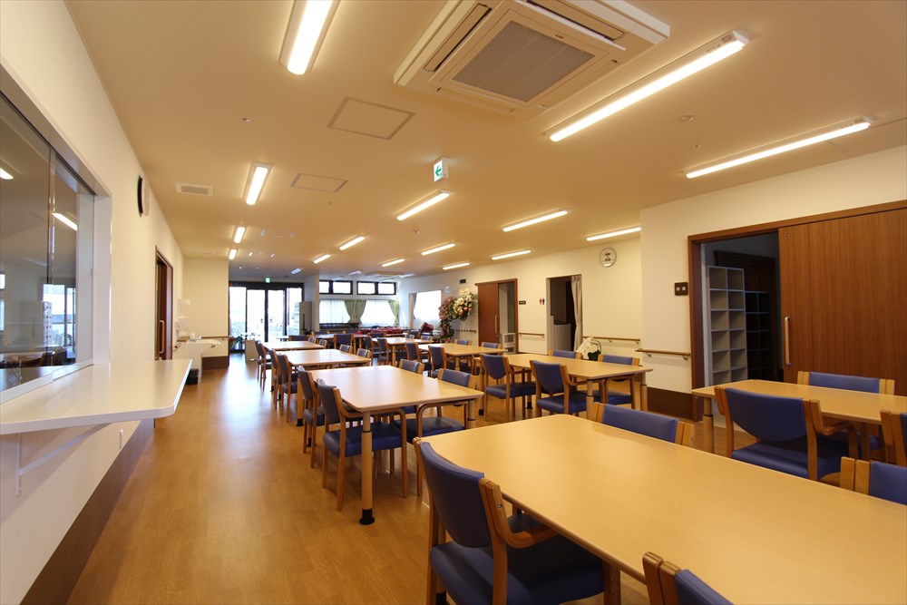 建設費をあきらめる前に！補助金と「木造」で実現する、理想の介護施設づくり